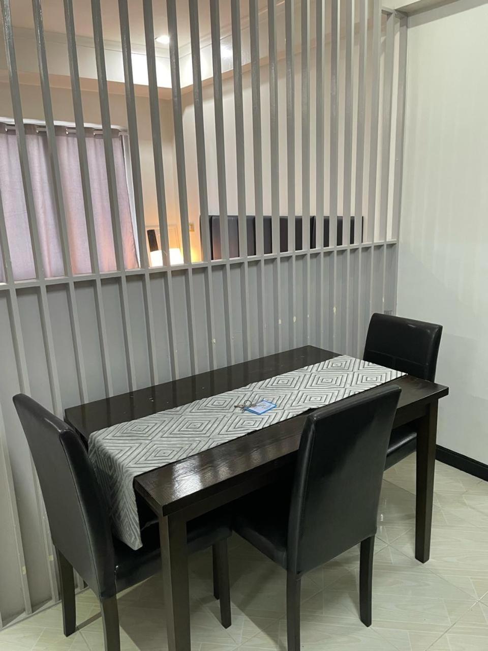 Cozy 2-Bedroom At South Of Market Soma Bgc Near Sm Aura, Market! Market! & Bonifacio High Street Taguig Bagian luar foto