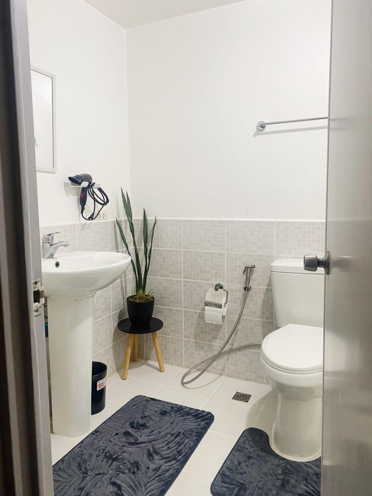 Cozy 2-Bedroom At South Of Market Soma Bgc Near Sm Aura, Market! Market! & Bonifacio High Street Taguig Bagian luar foto