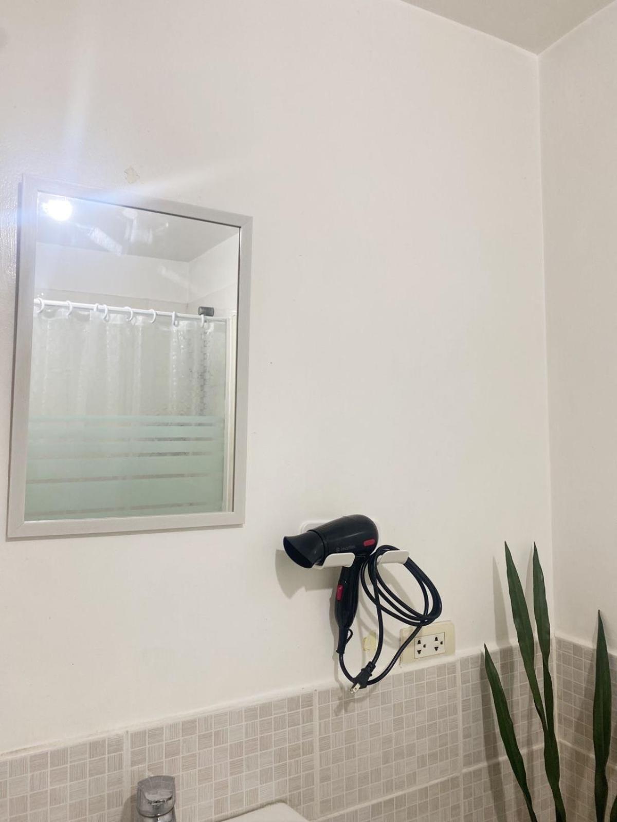 Cozy 2-Bedroom At South Of Market Soma Bgc Near Sm Aura, Market! Market! & Bonifacio High Street Taguig Bagian luar foto