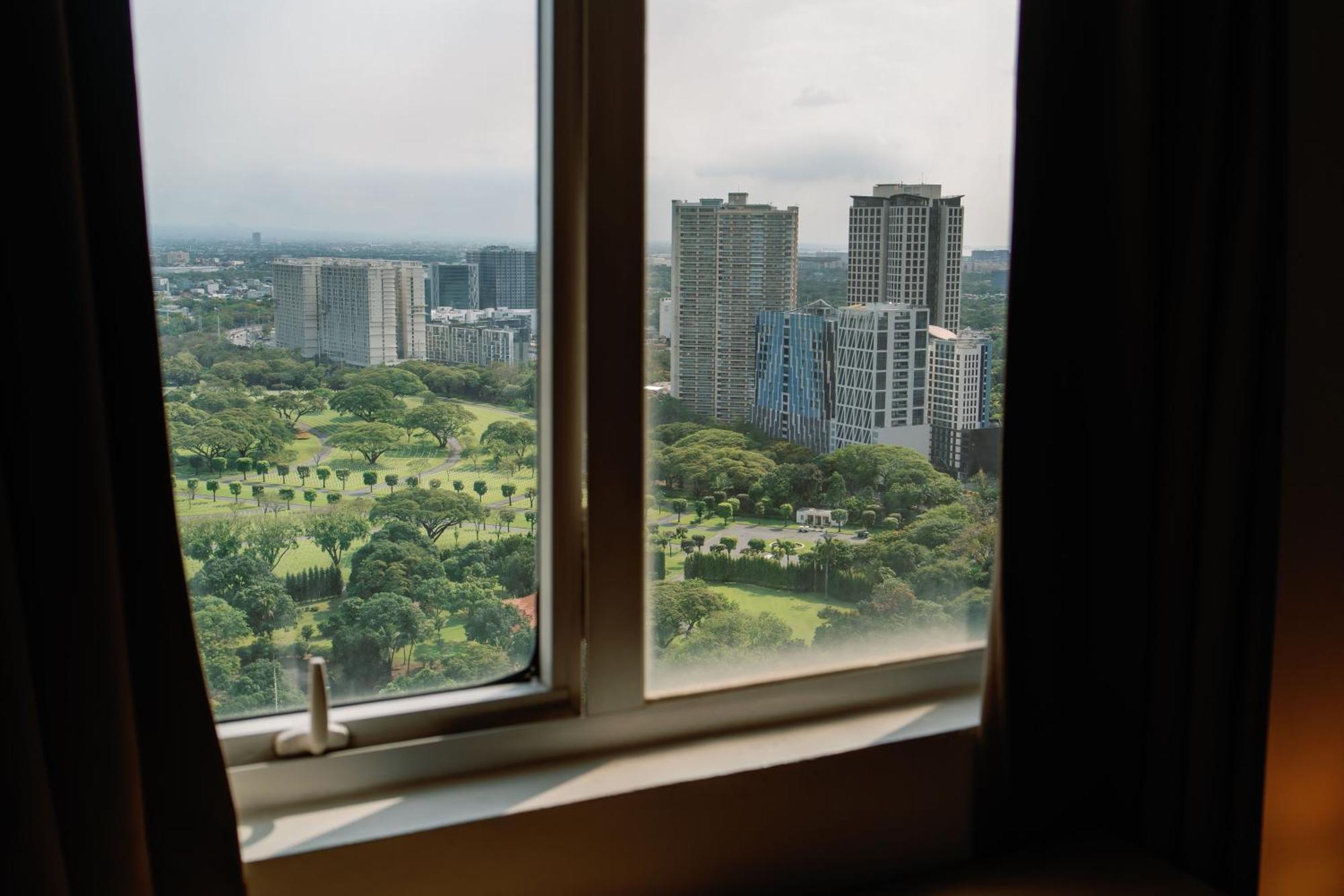 Cozy 2-Bedroom At South Of Market Soma Bgc Near Sm Aura, Market! Market! & Bonifacio High Street Taguig Bagian luar foto
