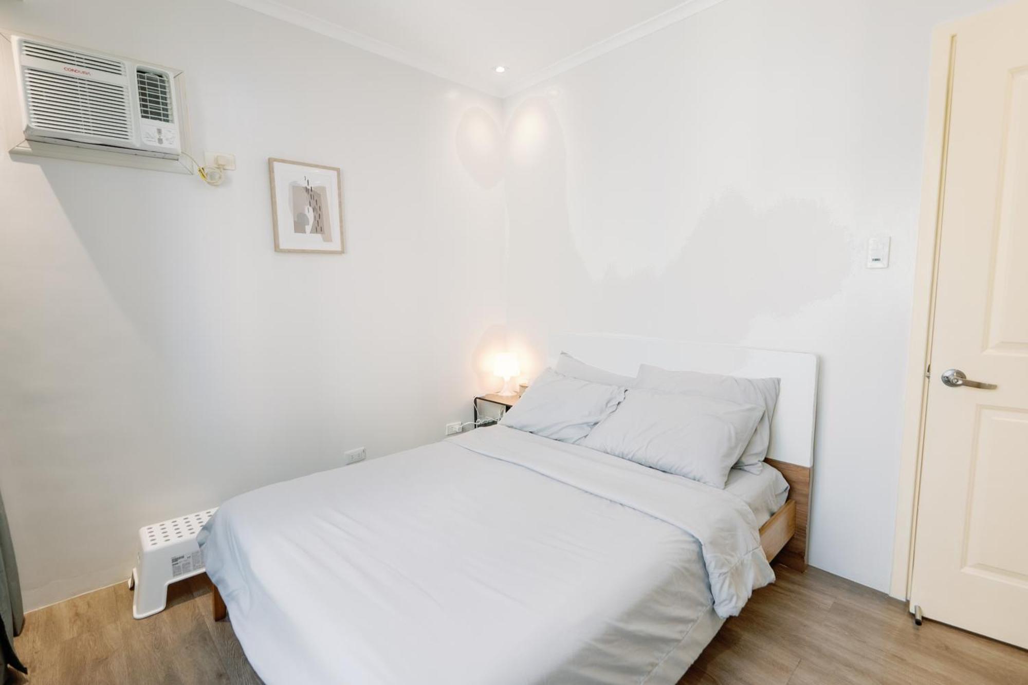 Cozy 2-Bedroom At South Of Market Soma Bgc Near Sm Aura, Market! Market! & Bonifacio High Street Taguig Bagian luar foto